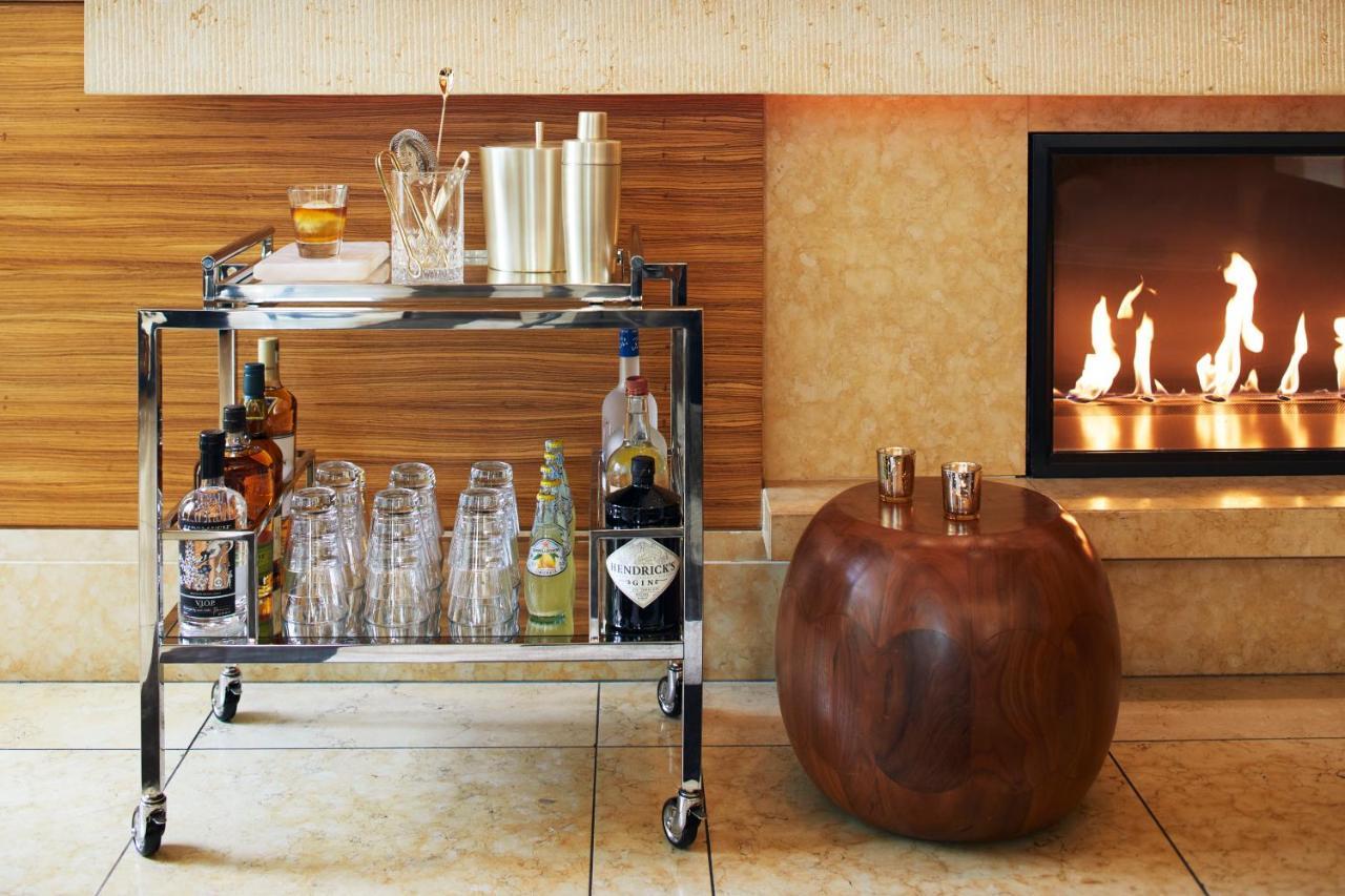 1 Hotel סיאטל מראה חיצוני תמונה A bar cart